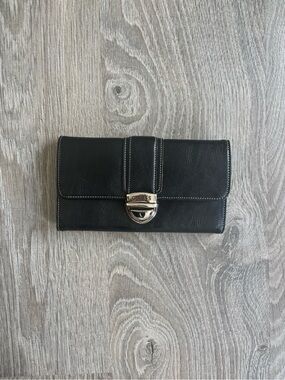 GUESS Black Leather Wallet with Silver Lock
